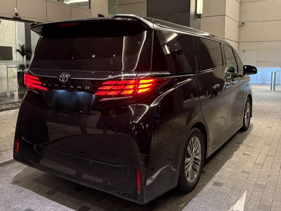 Alphard 40 series rear view